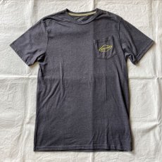 画像1: ※USA買付【VOLCOM】ロゴプリント半袖Tシャツ  (1)
