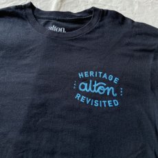 画像2: ※USA買付【alton.】「HERITAGE REVISITED」プリント半袖Tシャツ  (2)