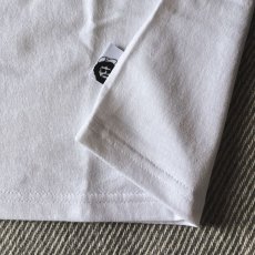 画像3: 【MOJASH】「CHILLING」発泡プリント 半袖Tシャツ（WHITE） (3)