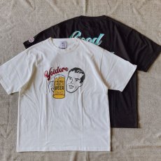 画像1: 【WILDERNESS EXPERIENCE / ウィルダネス エクスペリエンス】YOIDORE Beer Salaryman 半袖Tシャツ (2colors) (1)
