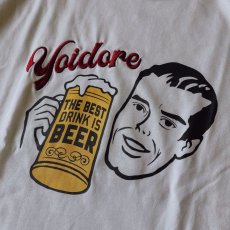画像8: 【WILDERNESS EXPERIENCE / ウィルダネス エクスペリエンス】YOIDORE Beer Salaryman 半袖Tシャツ (2colors) (8)
