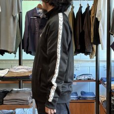 画像5: 【FRED PERRY/フレッドペリー】Taped Track Jacket（ BLACK） (5)