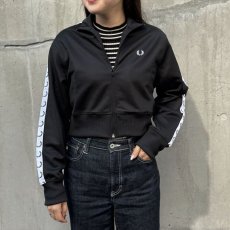 画像1: 【FRED PERRY/フレッドペリー】Cropped Taped Track Jacke（BLACK） (1)