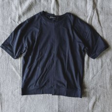 画像3: 【Upscape Audience】コーマ天竺アシンメトリークルーネック半袖オーバーサイズスウェットTee(2colors) (3)