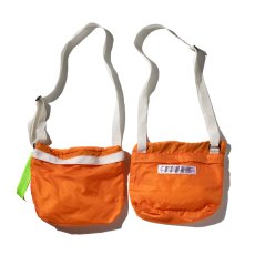 画像1: 【PUEBCO】VINTAGE HEAVY PARACHUTE SHOULDER POUCH（Orange） (1)