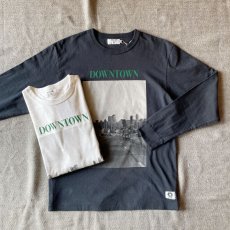 画像1: 【free rage】リサイクルコットン長袖プリントTシャツ"DOWNTOWN"（2color） (1)