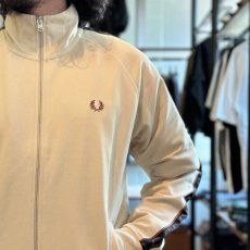 画像3: 【FRED PERRY/フレッドペリー】Contrast Taped Track Jacket（OATMEAL） (3)