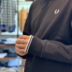 画像5: 【FRED PERRY/フレッドペリー】Crew Neck Sweatshirt（BLACK） (5)