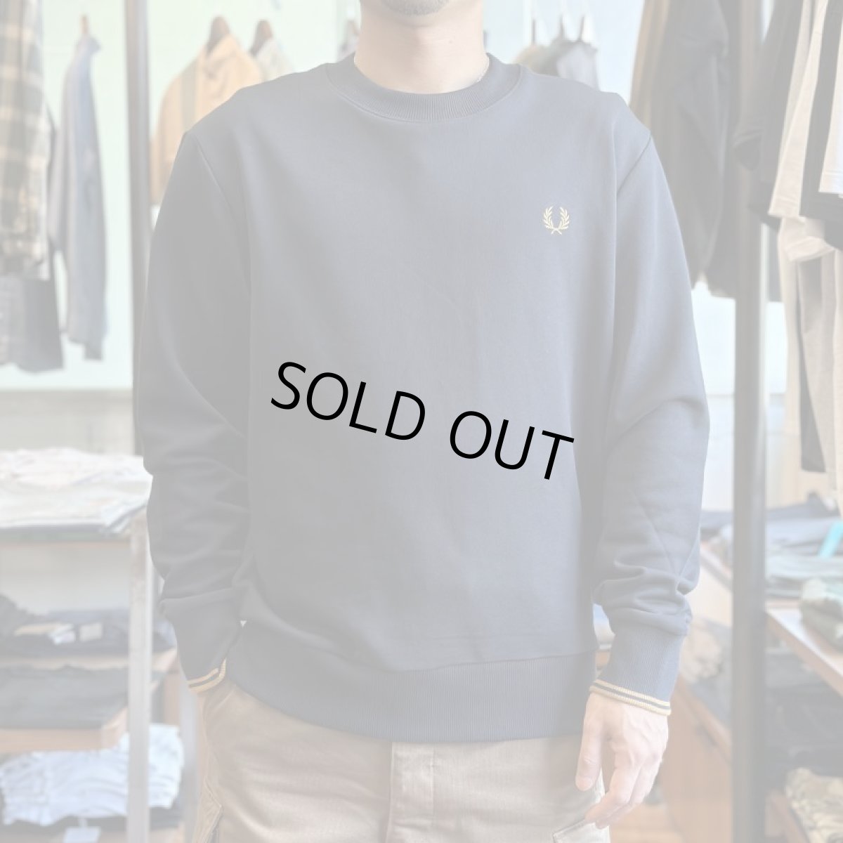 画像1: 【FRED PERRY/フレッドペリー】Crew Neck Sweatshirt（NAVY） (1)