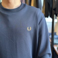 画像2: 【FRED PERRY/フレッドペリー】Crew Neck Sweatshirt（NAVY） (2)