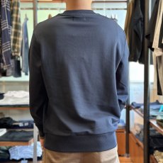 画像4: 【FRED PERRY/フレッドペリー】Crew Neck Sweatshirt（NAVY） (4)