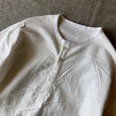 画像2: 【ロシア軍】デッドストック70's ヘンリーネックスリーピングシャツ (WHITE) (2)