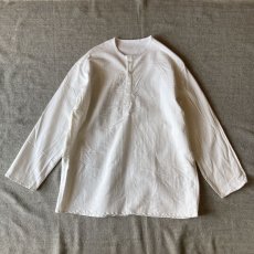 画像1: 【ロシア軍】デッドストック70's ヘンリーネックスリーピングシャツ (WHITE) (1)