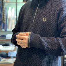 画像4: 【FRED PERRY/フレッドペリー】WAFFLE STITCH HALF ZIP JUMPER（BLACK） (4)