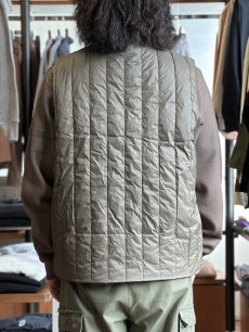 画像4: 【TAION/タイオン】JAPAN SPECIAL CHINABOTTON REVERSIBLE DOWNVEST (D.OLV×OLV)  (4)