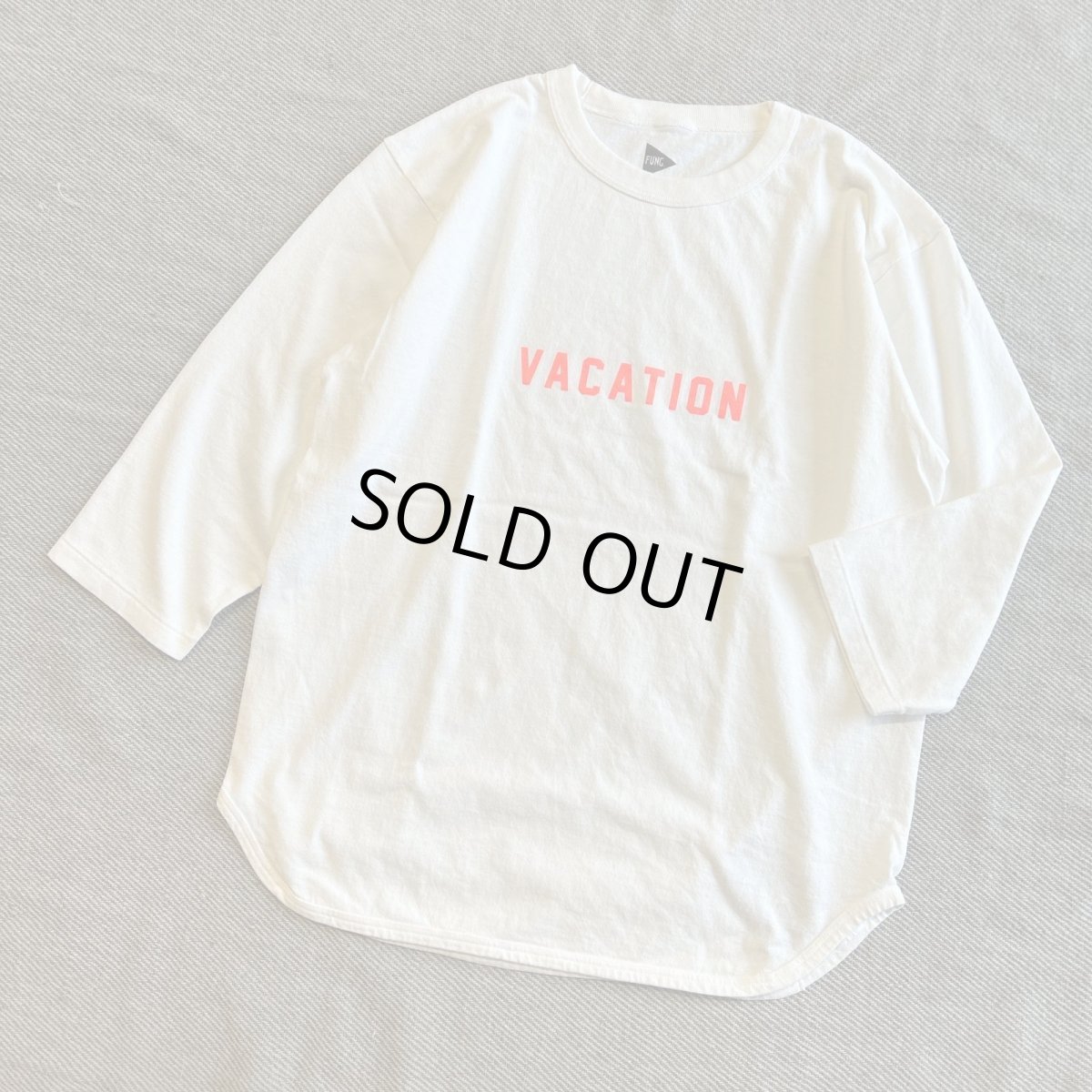 画像1: 【FUNG/ファング】7分袖プリントTee "VACATION" (WHITE)  (1)