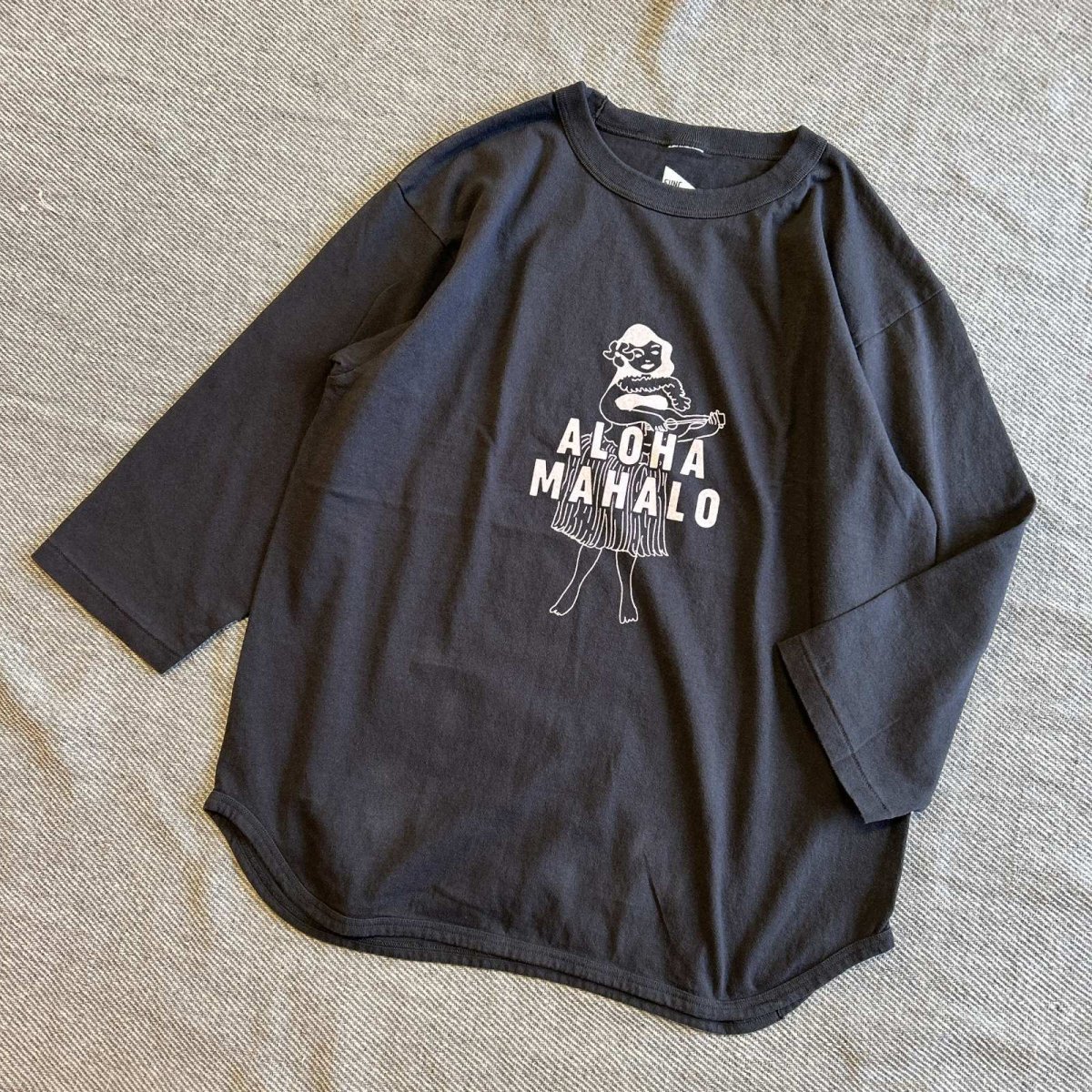 画像1: 【FUNG/ファング】7分袖プリントTee "ALOHA" (BLACK)  (1)