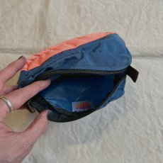画像7: 【melple/メイプル】ナイロンコンパクトバッグ MADE IN USA（NAVY×ORANGE） (7)