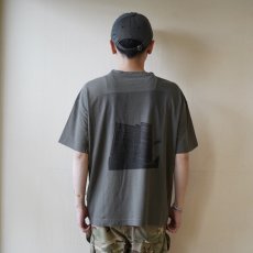 画像2: 【R.O.T】フォトTシャツ「brick building」（2color） (2)