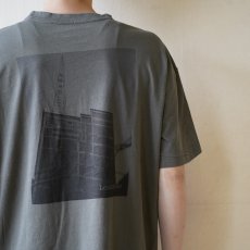 画像3: 【R.O.T】フォトTシャツ「brick building」（2color） (3)