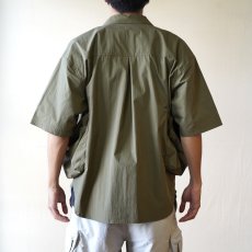 画像3: 【Upscape Audience】綿ナイロンキャンバス ビッグポケットジャケット (OLIVE) (3)