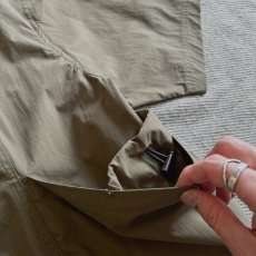 画像9: 【Upscape Audience】綿ナイロンキャンバス ビッグポケットジャケット (OLIVE) (9)