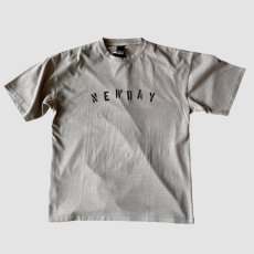 画像1: 【Stroke】VINTAGE STENCIL PRINT TEE「NEW DAY」 (1)