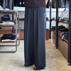 画像1: 【FRED PERRY/フレッドペリー】Taped Track Pants（BLACK） (1)