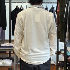 画像4: 【FRED PERRY/フレッドペリー】LS TWIN TIPPED FREDPERRY Shirt（Z46：ECRU / COURT BLUE / OX BLOOD） (4)