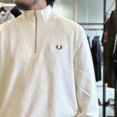 画像2: 【FRED PERRY/フレッドペリー】Half Zip Sweatshirt（Z46：ECRU / COURT BLUE / OX BLOOD） (2)