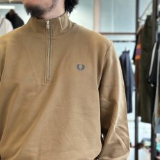 画像2: 【FRED PERRY/フレッドペリー】Half Zip Sweatshirt（Z60_SHADEDSTONE/ECRU/DARKPETROL） (2)