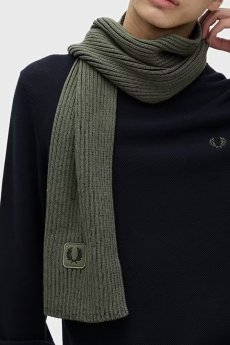 画像2: 【FRED PERRY/フレッドペリー】Cotton Ribbed Scarf (Z50：LAUREL WREATH GREEN) (2)