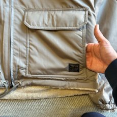 画像6: 【TAION/タイオン】NONDOWN MILITARY REVERSIBLE BOA HOODIE (L.MOCHA×BEIGE) (6)