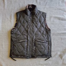 画像5: 【TAION/タイオン】MILITARY RIVERSIBLE HI NECK DOWN VEST  (BLACK×PAINT CAMO) (5)
