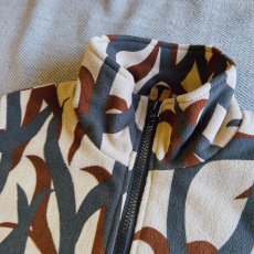 画像2: 【MADE IN STANDARD / メイドインスタンダード】QUILT LINED PRINTED ACTIVE VEST（KHAKI） (2)