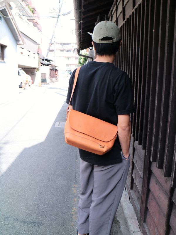 Butler Verner Sails】本ヌメ革フラップショルダーBAG（２color）