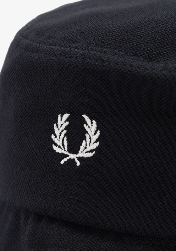 www.lacene.fr - fred perry point logo beanie 価格比較